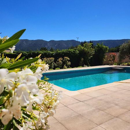 Le Clos Renaissance Oppede Exterior photo