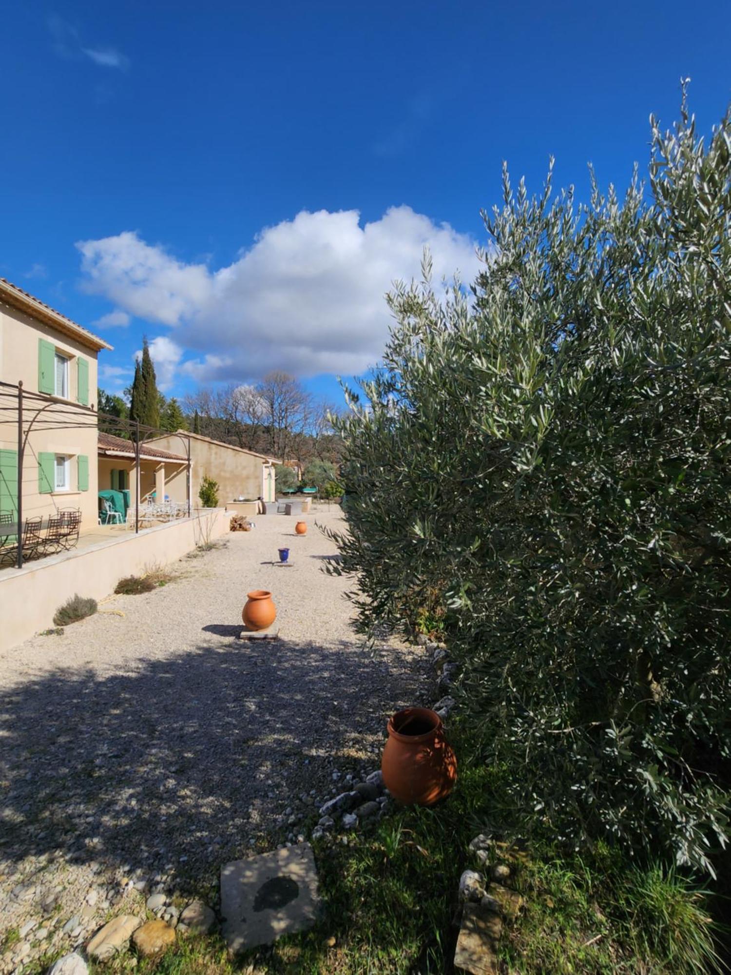 Le Clos Renaissance Oppede Exterior photo